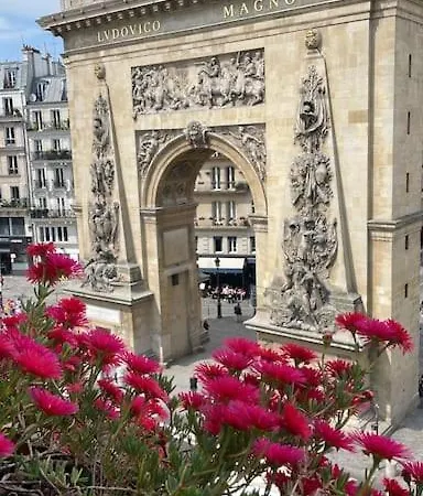 Centre 75002 View Monument